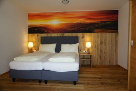 sonne-moderne ferienwohnung mit viel platz-authentisch-bauernhof-steiermark
